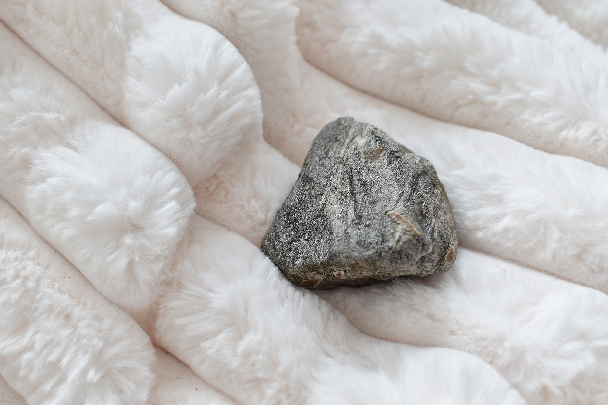 Staurolit (korssten) rå